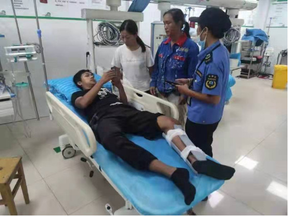 簡(jiǎn)報(bào)（2021第27期）危難時(shí)刻伸雙手 助人為樂(lè)暖人心--記高新區(qū)城市綜合管理大隊(duì)好人好事480.jpg